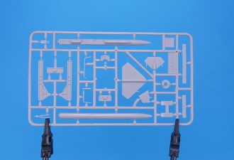 Scale model  B-57E+CIM-10A missile ("2 in 1" set)